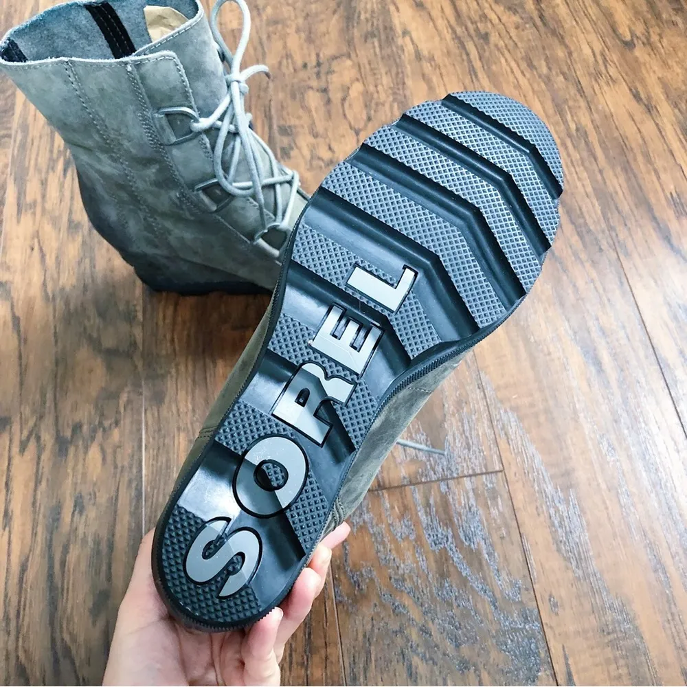 Sorel • Joan of Arctic mid wedge II lace up boot Quarry grey waterproof leather - Image 12