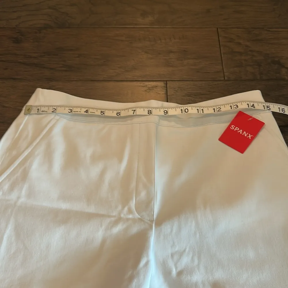 NWT Spanx on The Go Short 6” Sz M - Image 13