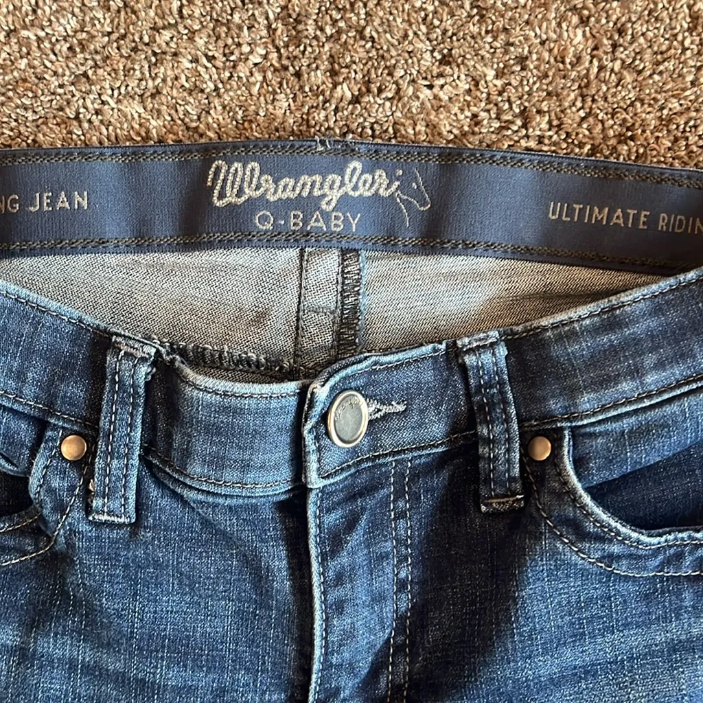 Women’s wrangler ultimate riding jeans, size 7‎ x 32 - Image 2