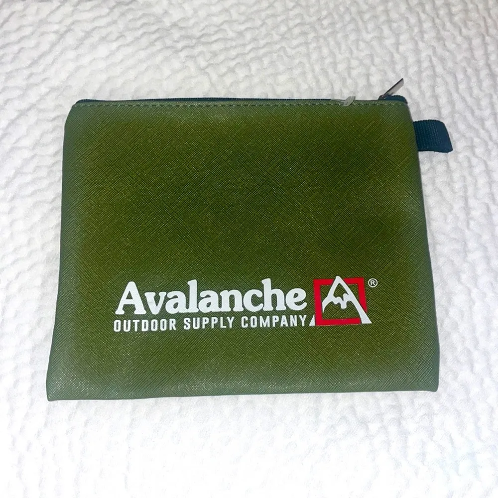 Avalanche Outdoor Supply Company Army Green logo mini bag zipper closure New OS - Image 4