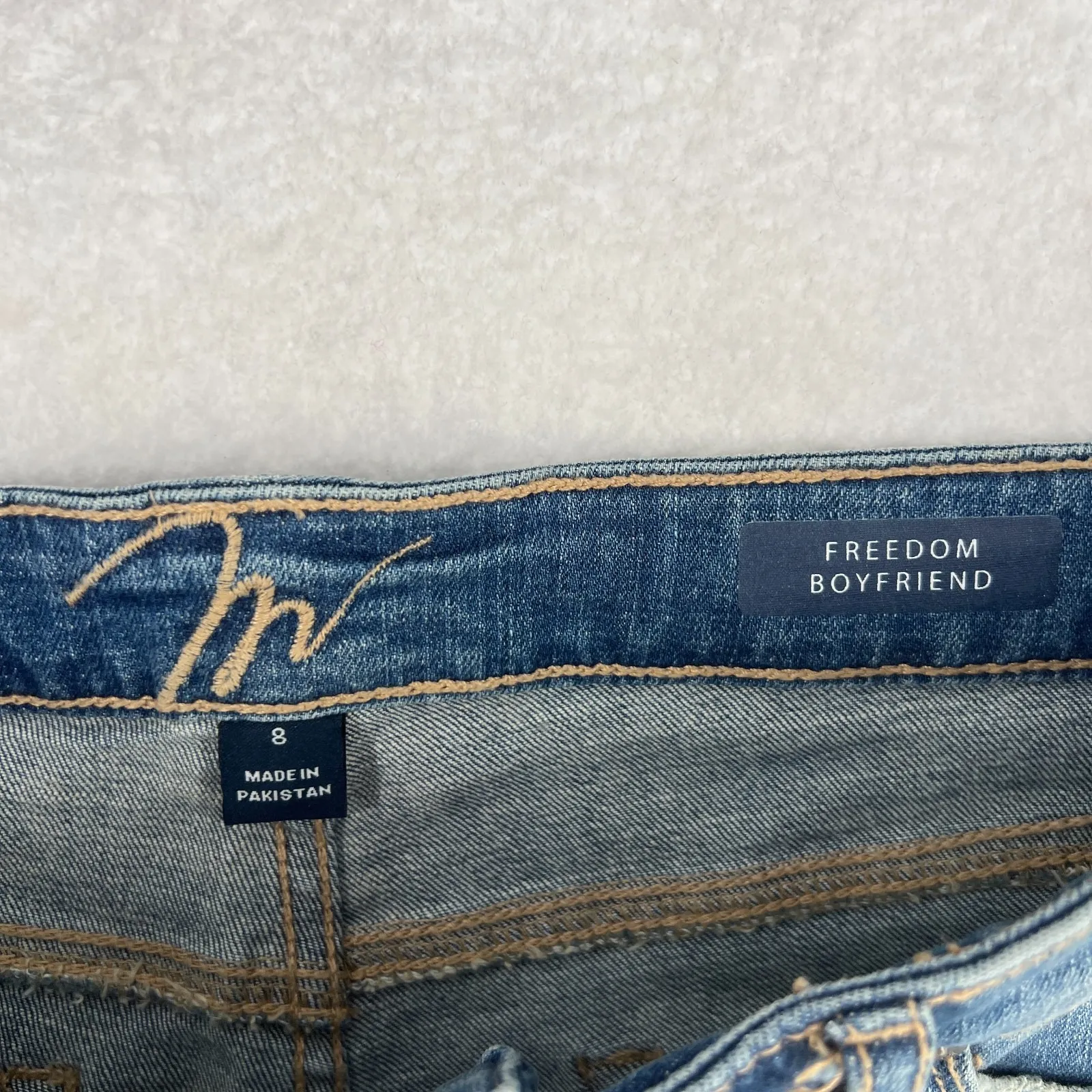 Miracle Freedom Boyfriend Jeans Womens 8 Blue Patchwork Embellished Cuffed Hem - Image 3