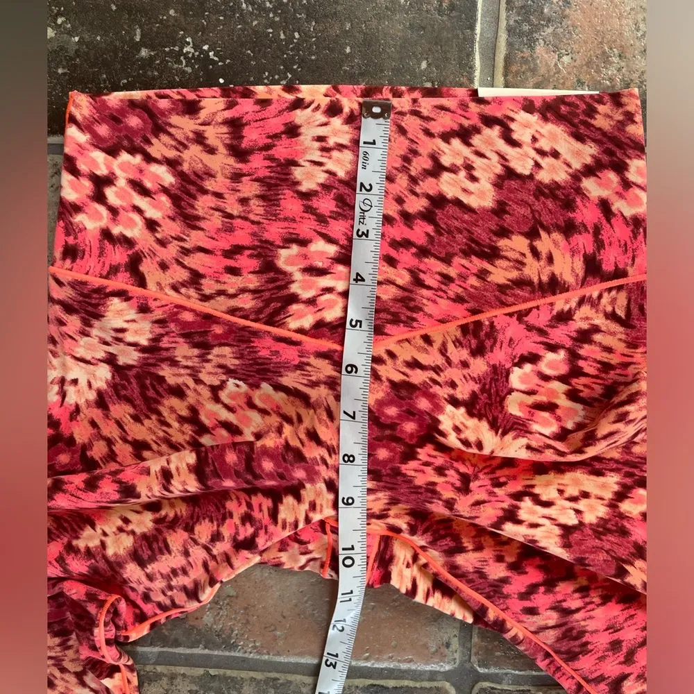 NWT  Offline Womens Pink Real Me Xtra 7/8 Leggings Size Medium - Image 8