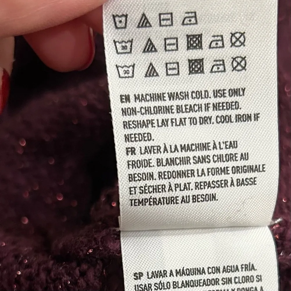 American Eagle Outfitters Burgundy Shimmer Knit Sweater V Neck Pullover Size M - Image 6