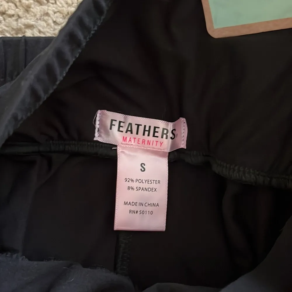NWT Feathers Maternity Shorts Size S - Image 6