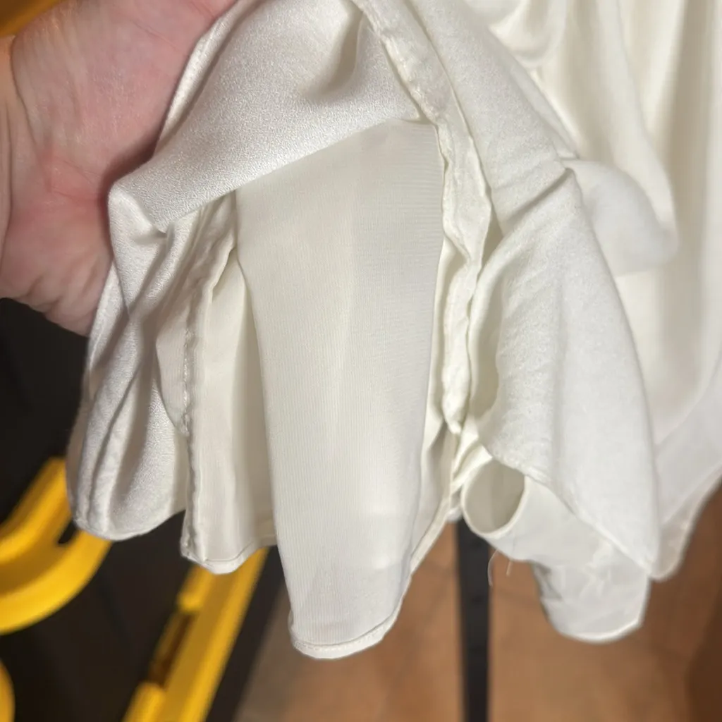 Alice + Olivia Halter Top T-Back White Romper Size Small - Image 11