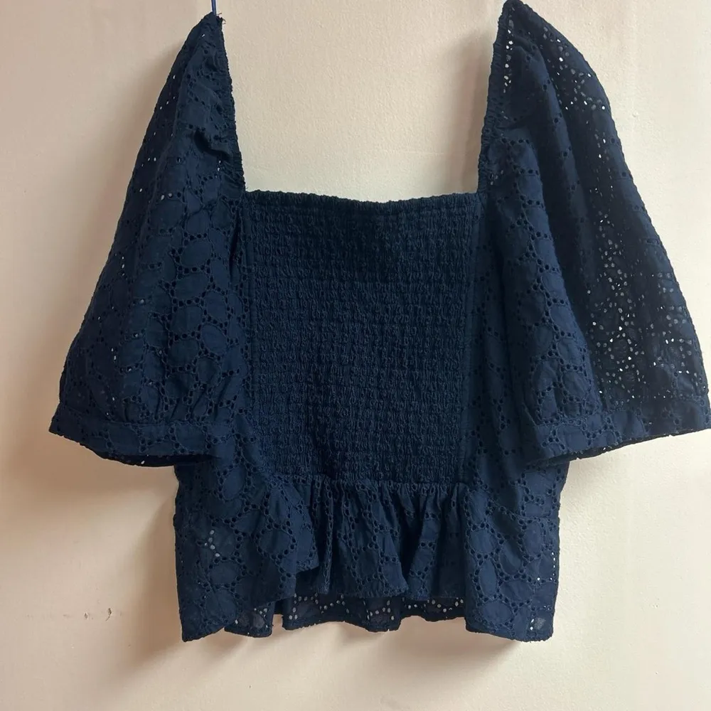 Navy Blue Puff Sleeve Square Neckline Peplum Hem Eyelet Top size M - Image 4