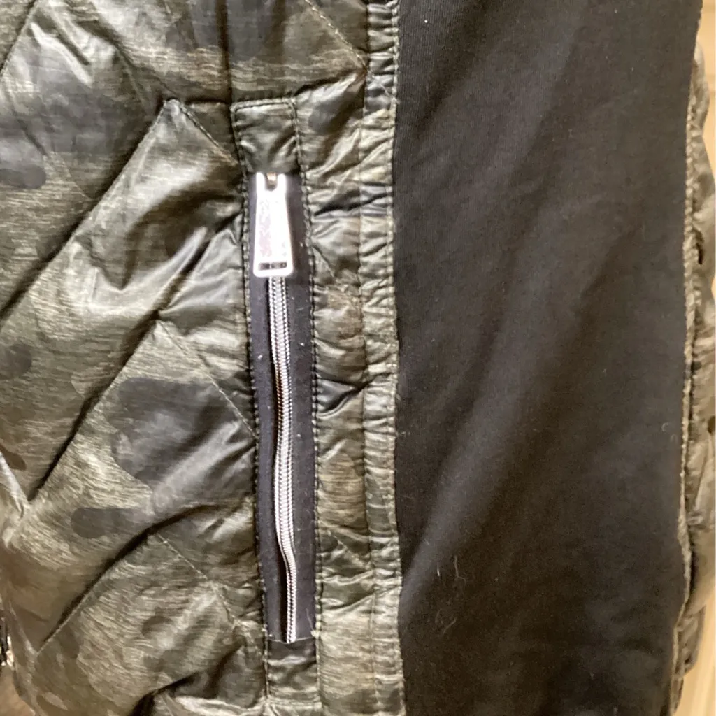 Calvin Klein Camo Performance Vest with Down Fill - Image 3