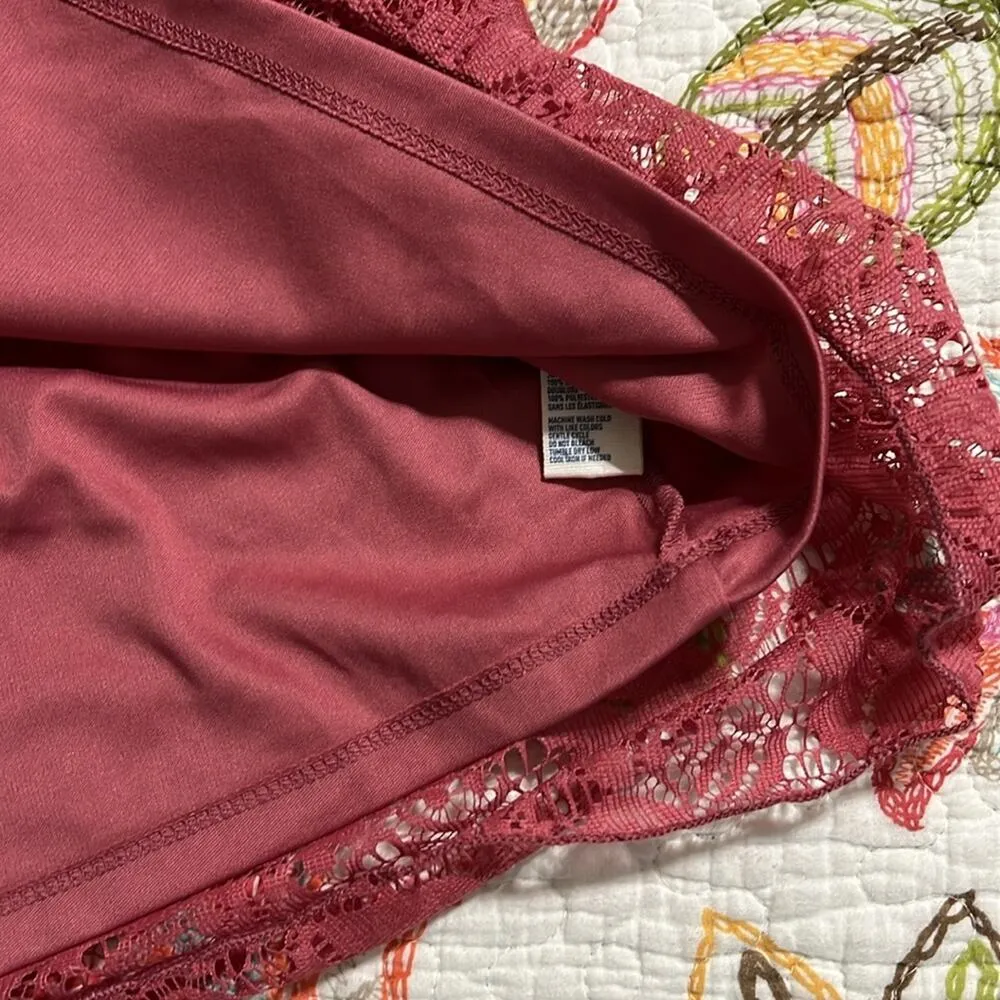 American Eagle Outfitters size x-small spaghetti strap maroon dotted lace dress - Image 11