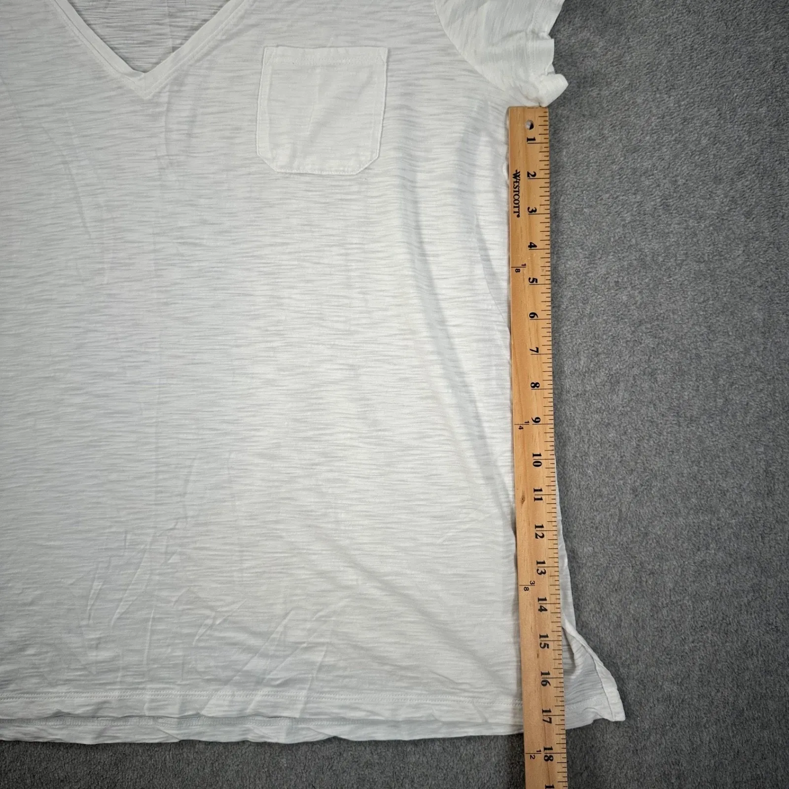 Lilly Pulitzer White V-Neck Short Sleeve Pocket Tee Shirt Women's X-Large - Image 6