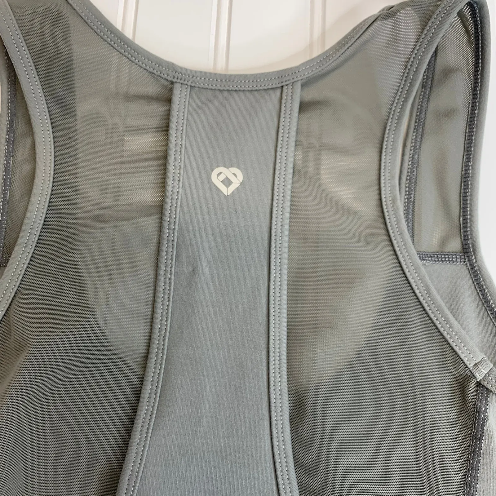 Colosseum Light Gray Workout Tank Top Sz Small - Image 7