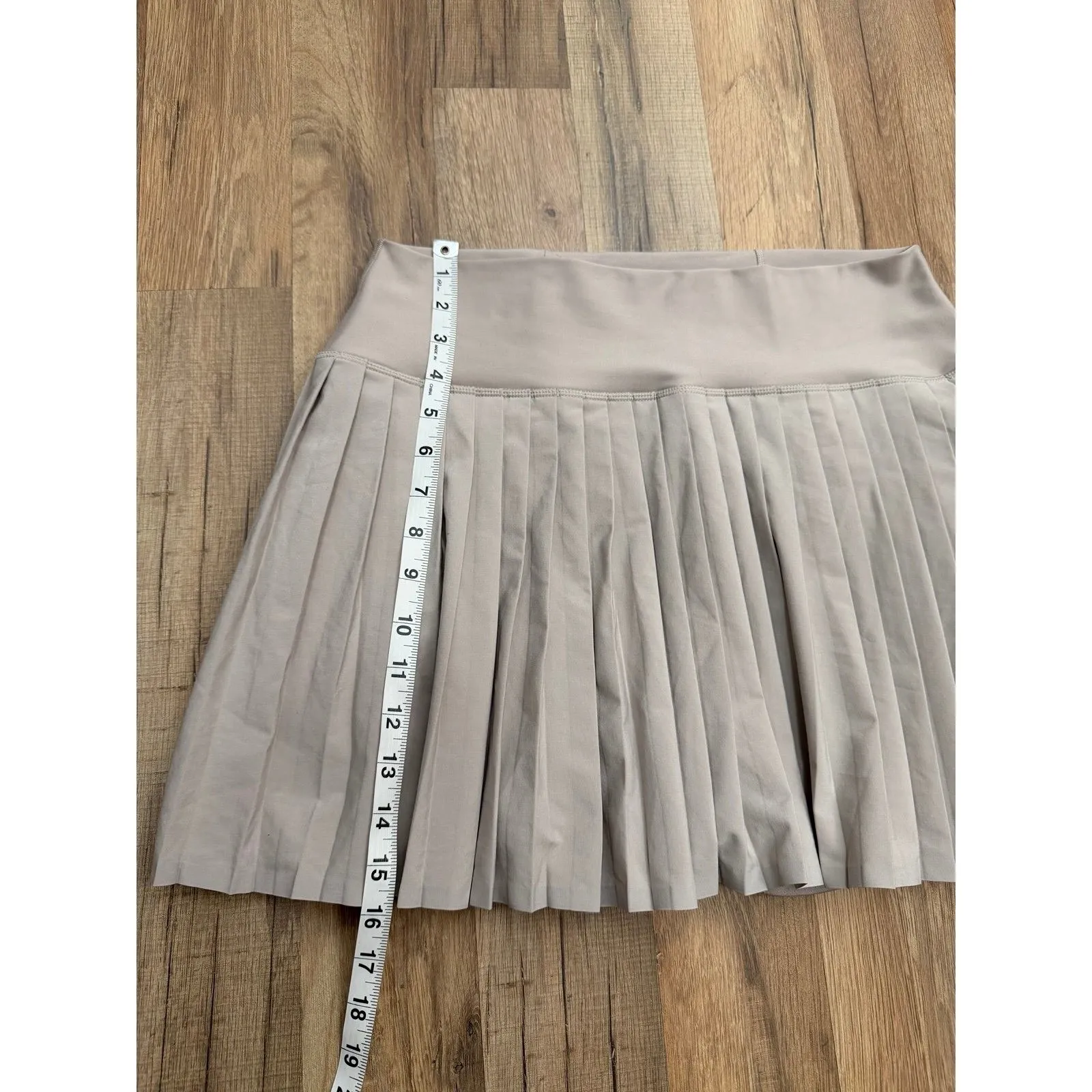 YPB Aerie Pleated Tennis Skort Womens L Taupe Stretch Athletic Athleisure - Image 5