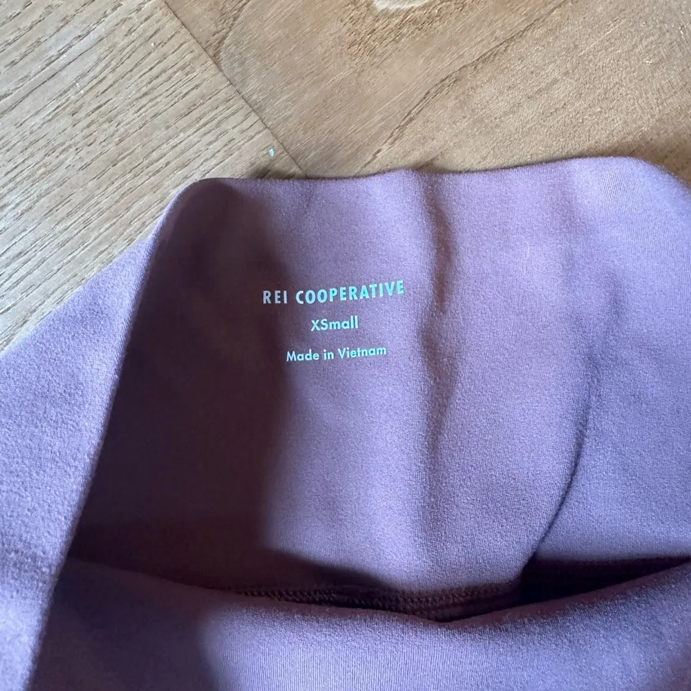 EUC REI Leggings Size XS - Image 3