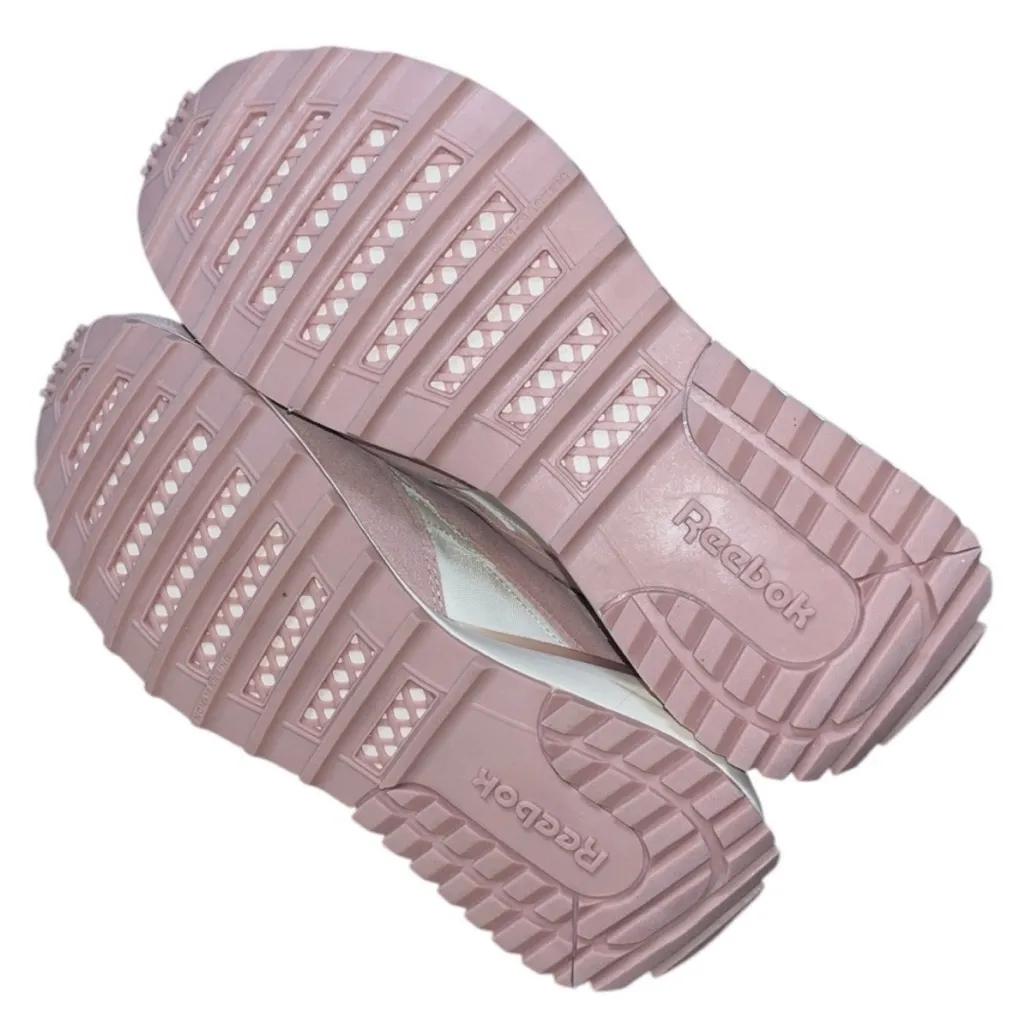 Size 8: Reebok Forte Racer Sneakers - Image 4