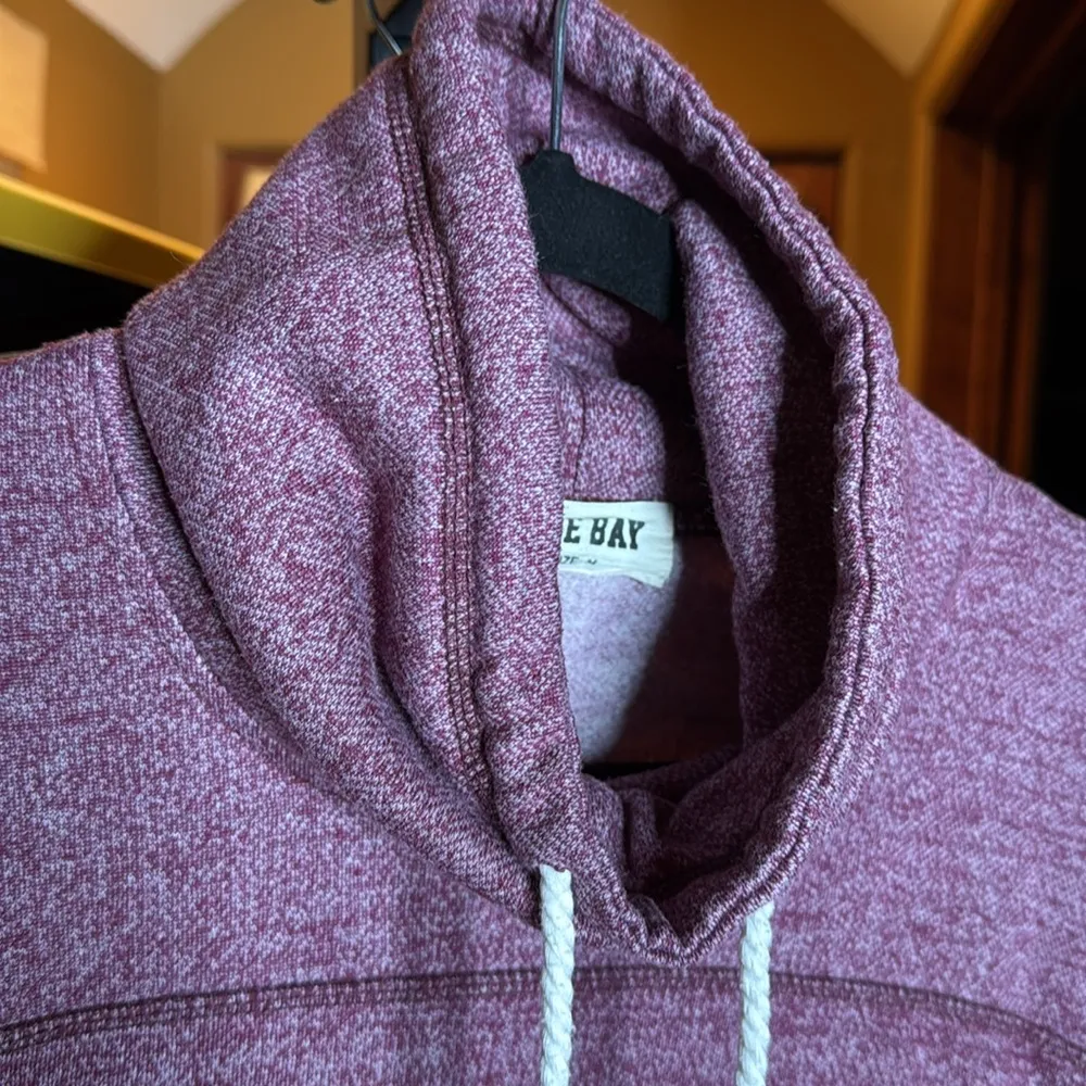 Blue Bay San Diego Women's Maroon Funnel Neck Sweater Bear w Surfboard Sz Medium Red - Image 7