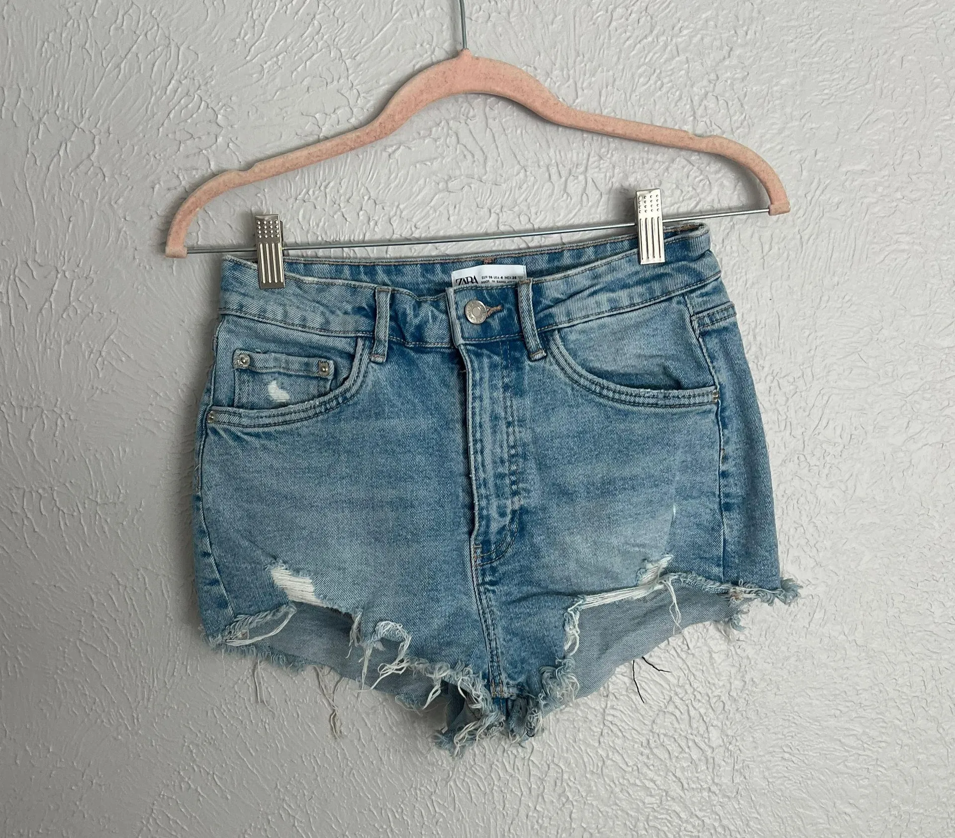 light wash cut off distressed mini jean shorts 4 - Image 4