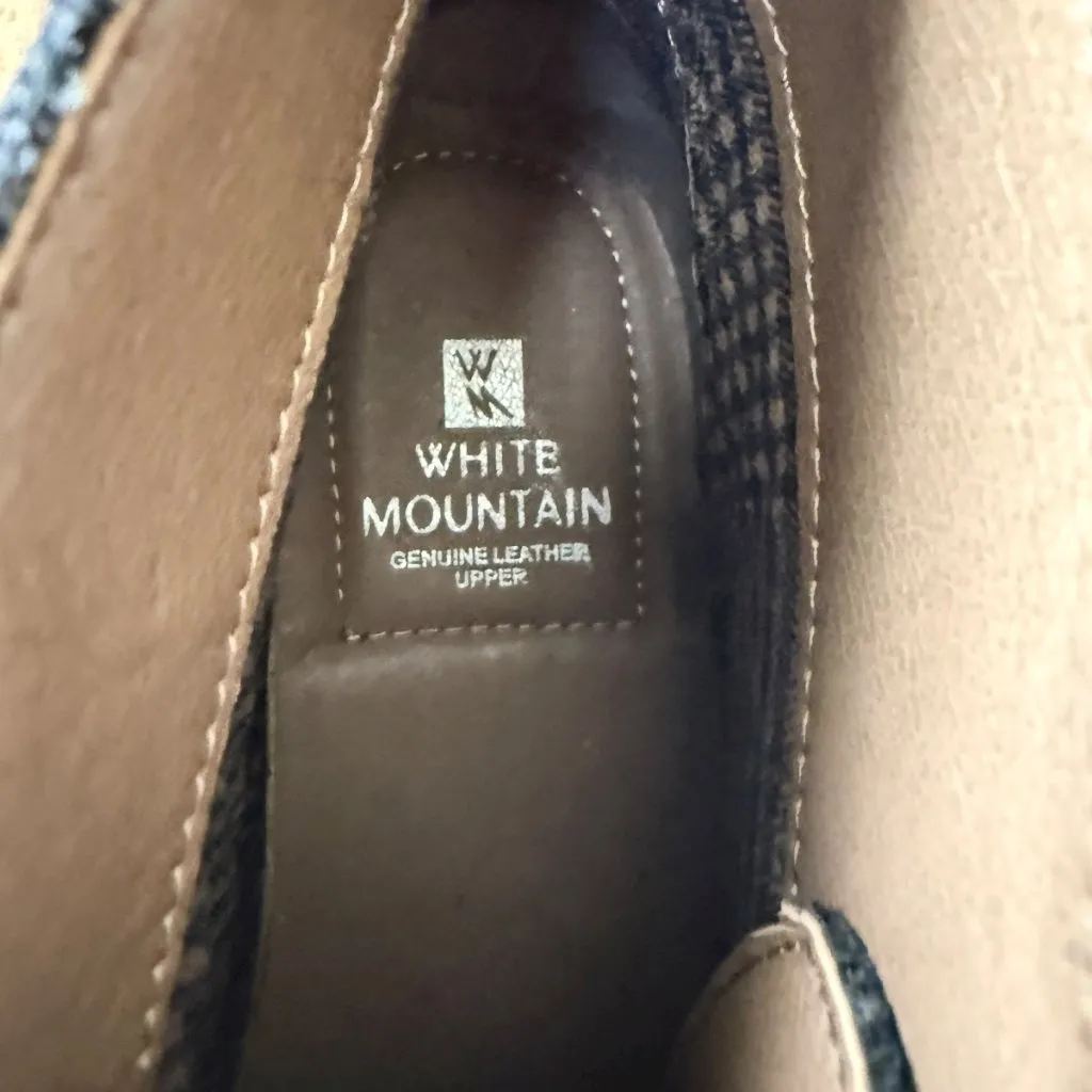 White Mountain auburn black suede booties women's size 6M - Image 9