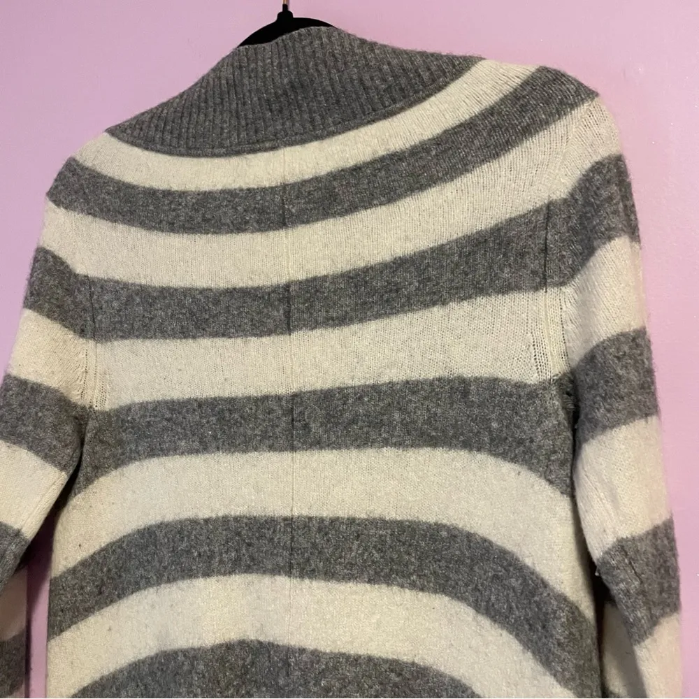 Banana Republic M Wool Blend Gray and White Striped Cardigan - Image 7