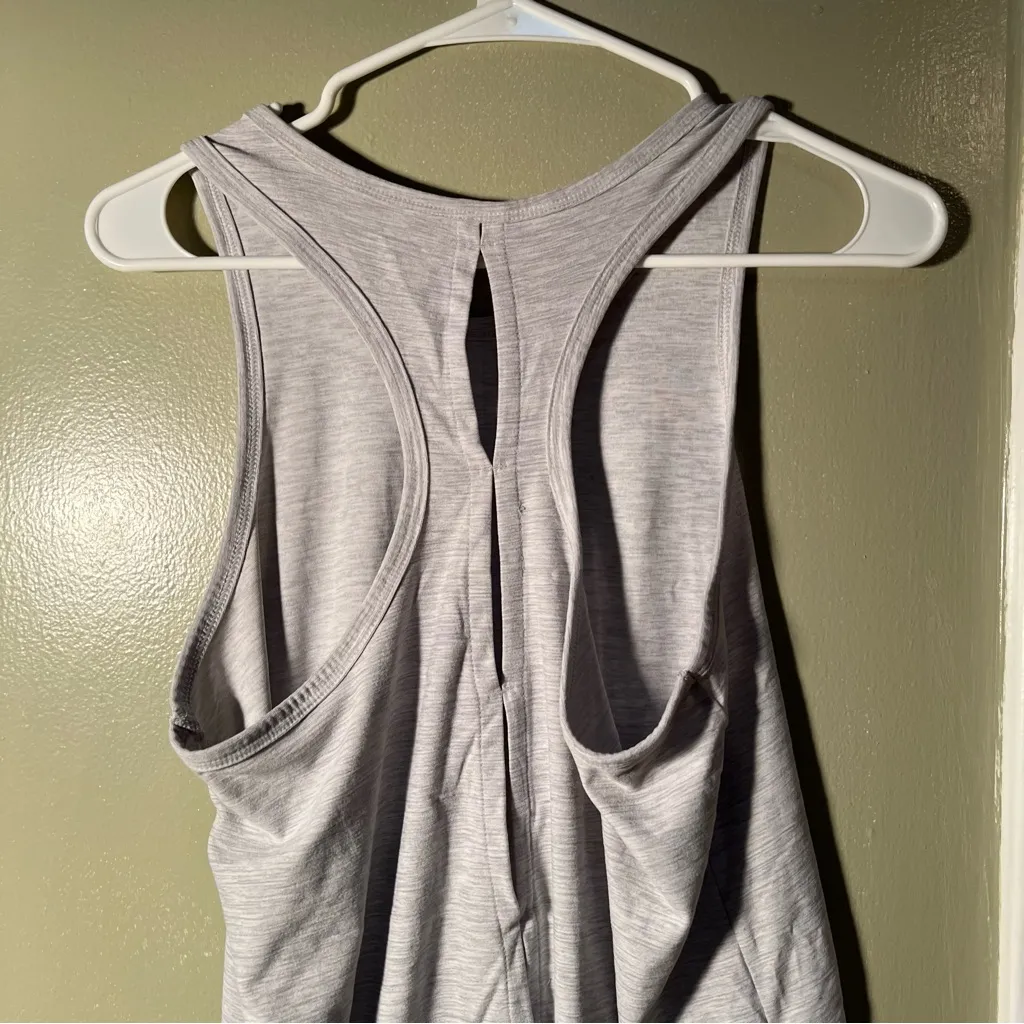 Old Navy Breathe On Tie-Back Performance Tank Top Light Grey S - Image 8