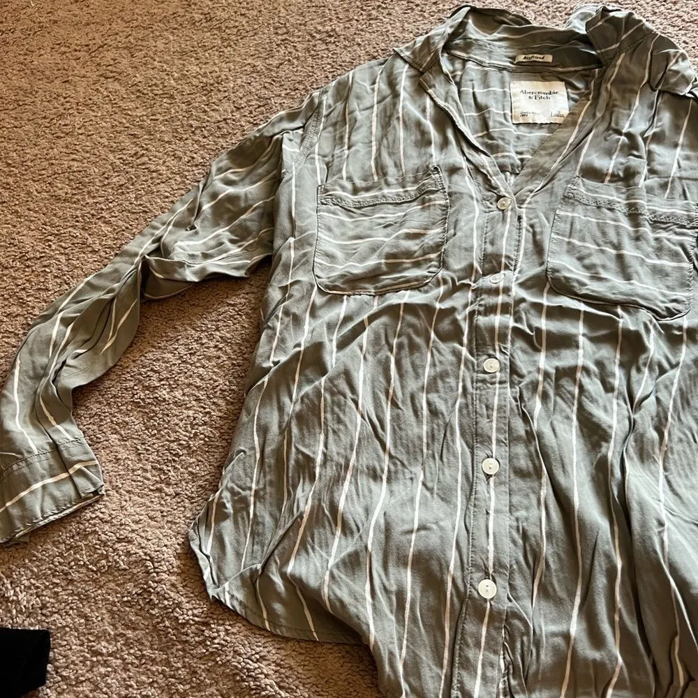 Abercrombie small button down striped - Image 4