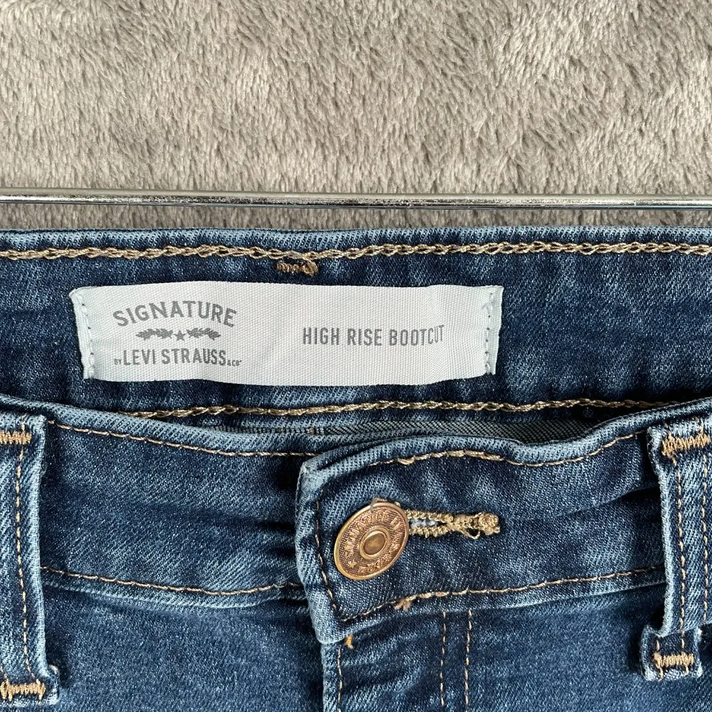 Signature Levi Strauss High Rise Bootcut Jeans Women’s 10 W30 Medium Wash Blue - Image 3