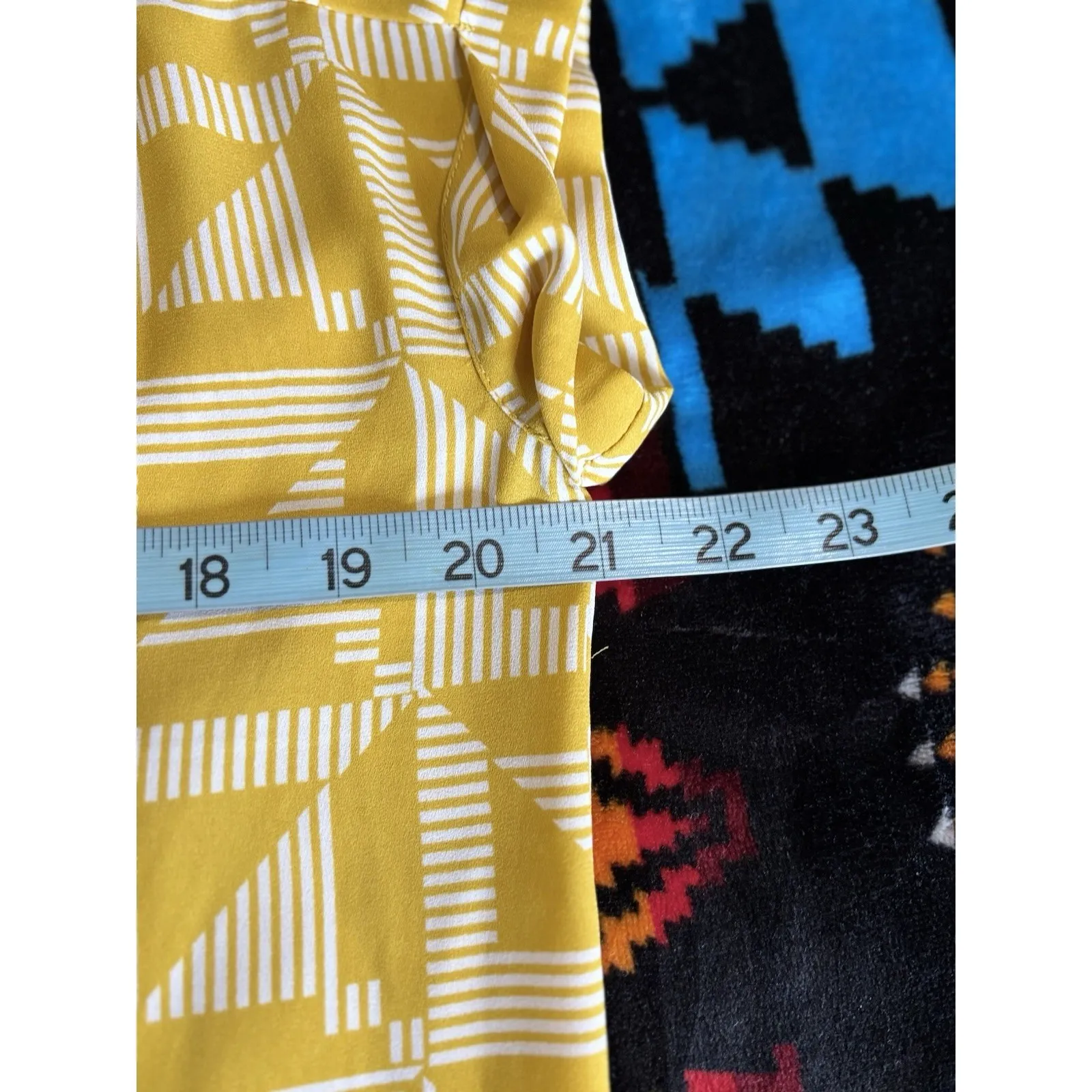 Jasmine & Juliana Yellow/White Geo Blouse Size M Cap Sleeve Chiffon Buttons‎ - Image 6