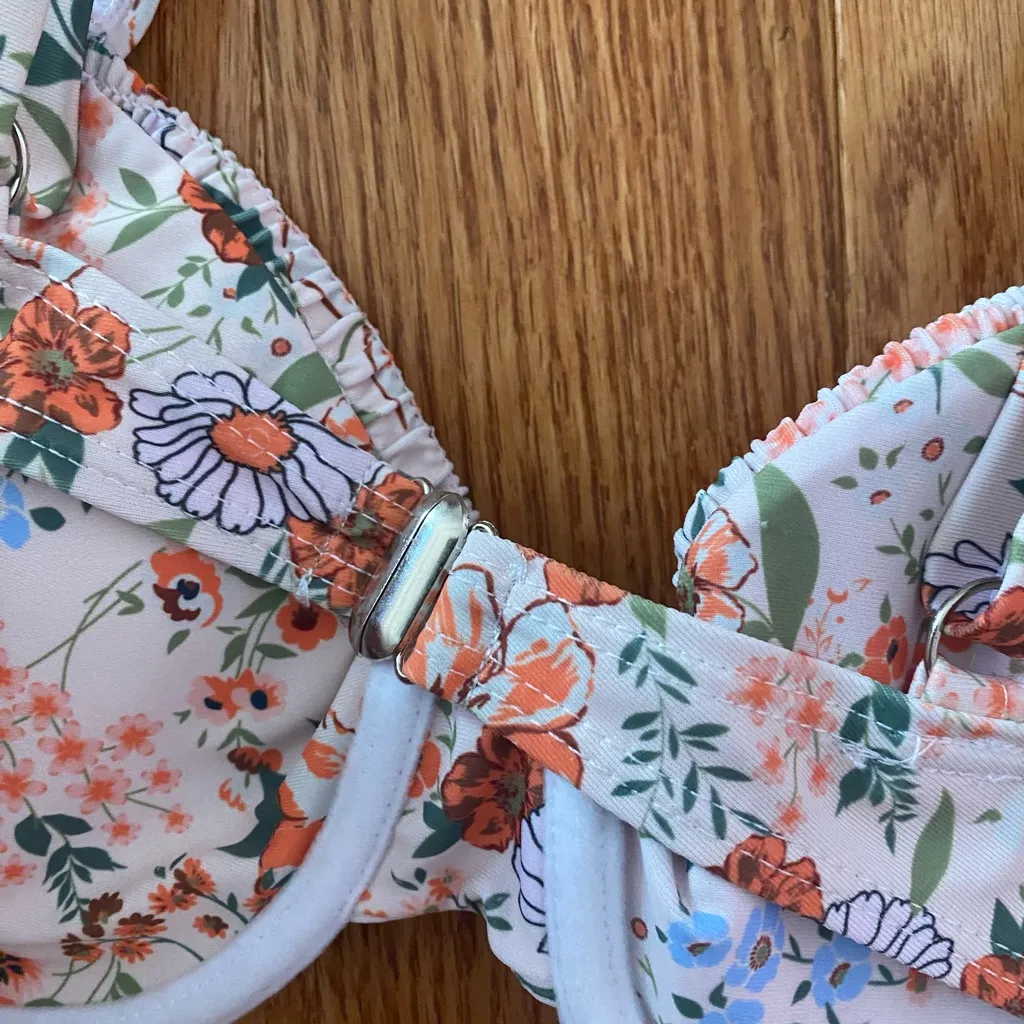 SheIn  Floral Bikini Set Size Medium - Image 7