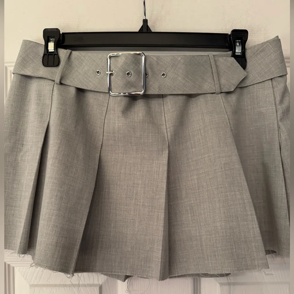 Free People SER.O.YA Kimi Low Rise Gray Pleated Mini Skirt with Belt Size Small - Image 11