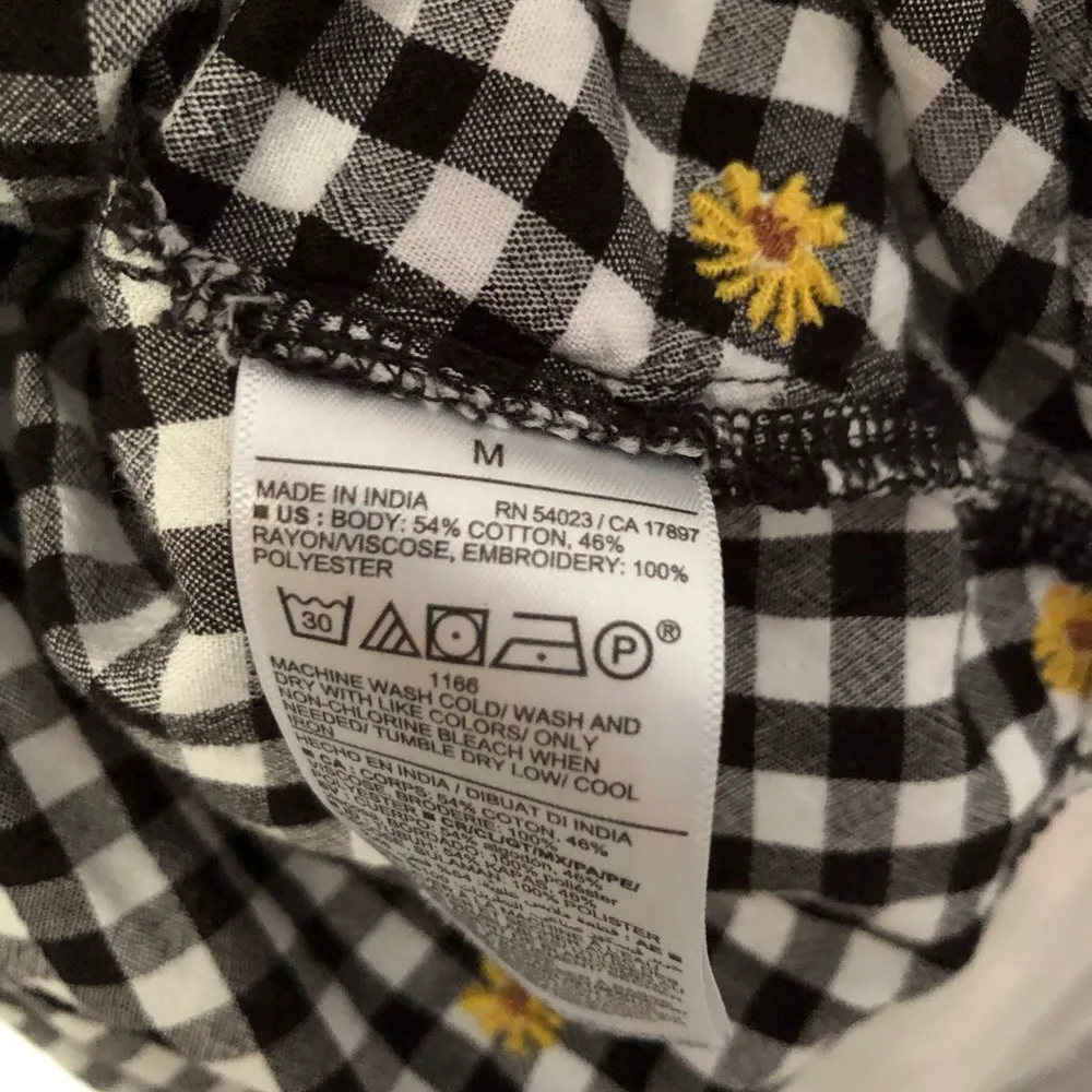 Old Navy Gingham Blouse top floral embroidery puff sleeves babydoll size M - Image 5