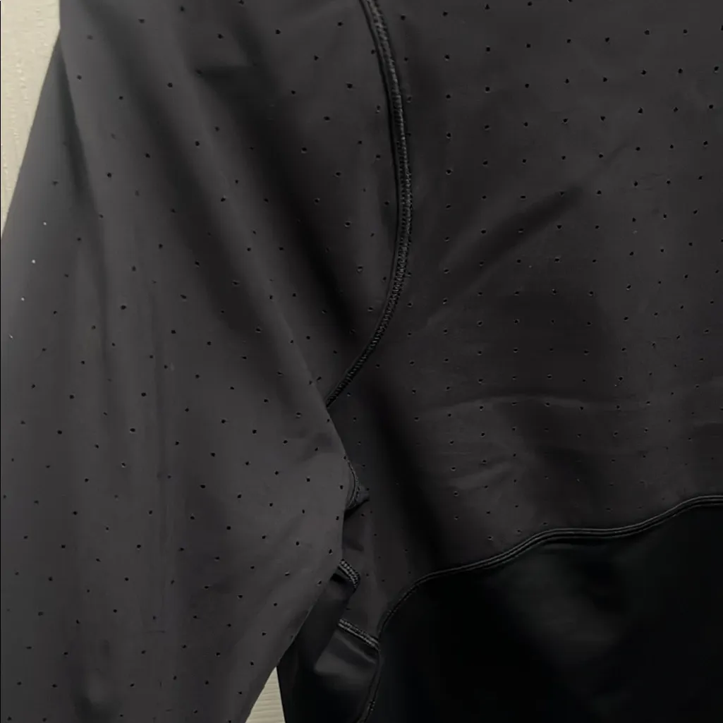 Lululemon Black Running shirt-Roughly size 4/6 - Image 5