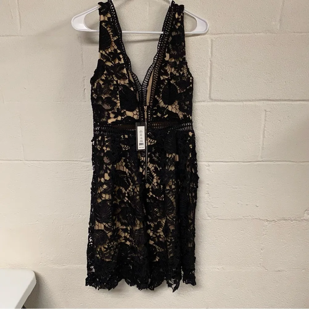 NWT Romeo & Juliet Couture Women’s Sleeveless Dress - Image 2