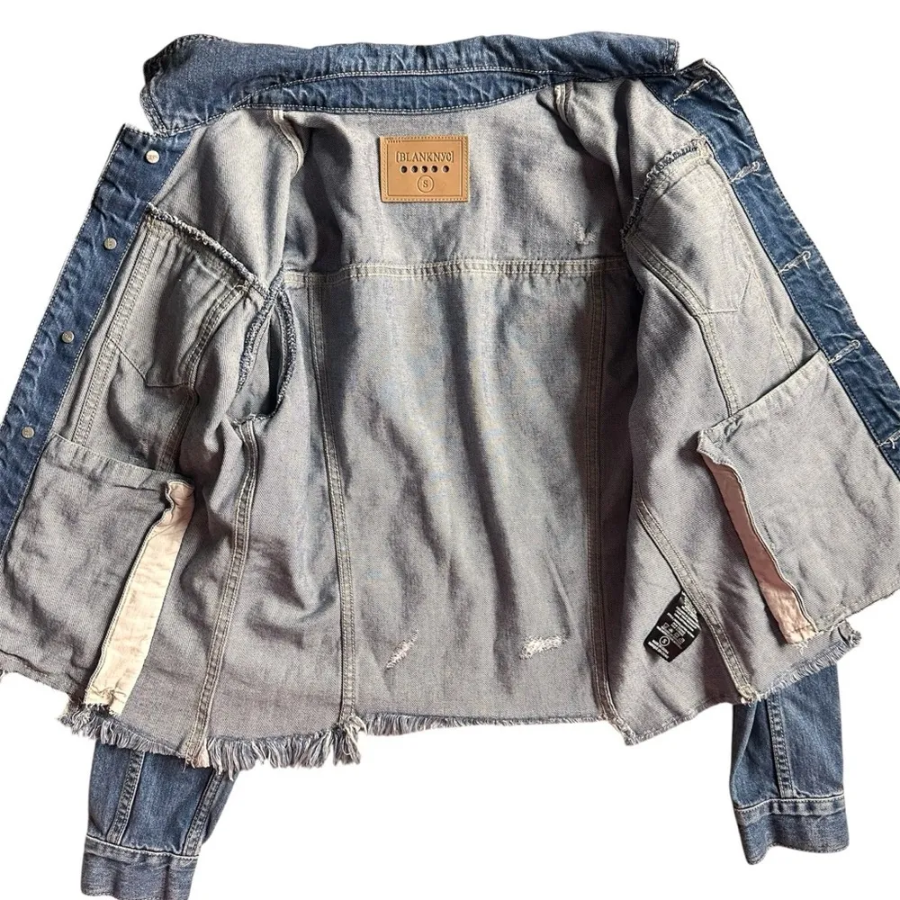 BlankNYC Women’s Denim Jacket Size Small Distressed Hem Paisley Print Jean Coat - Image 3