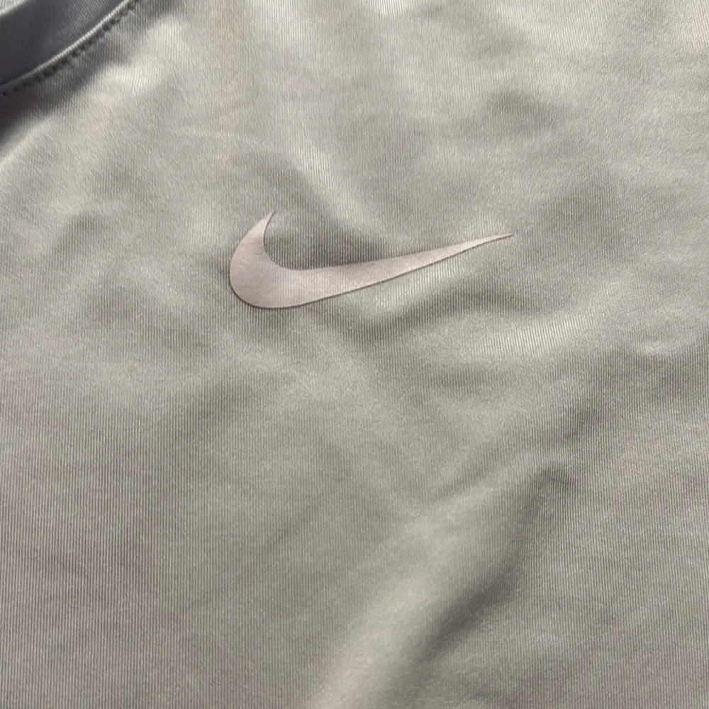 Nike Gray Fitted Long Sleeve Tee - Image 3