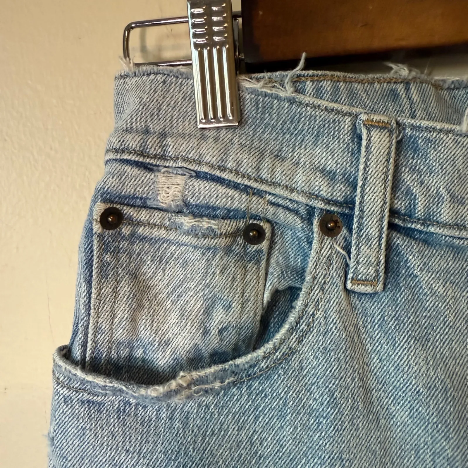 Abercrombie‎ & Fitch The 90s Straight Ultra High Rise Light Wash Jeans Size 28 - Image 4