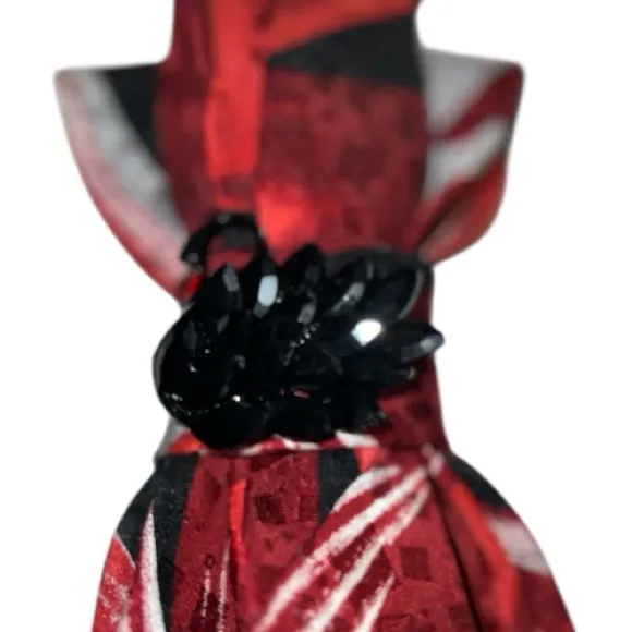 “Dainty Dapper”Red and Black Geometric necktie Necklace with black swan brooch Red - Image 2