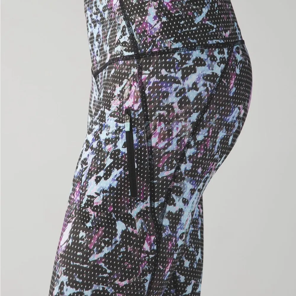 Lululemon All Sport Crop
Floral Sport Tranquil Blue Multi - Image 2