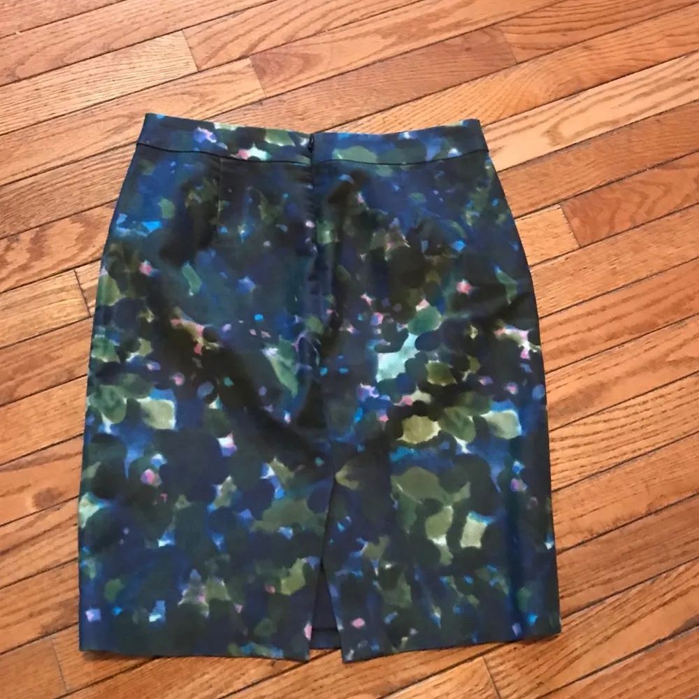 J.Crew No 2 Pencil In Garden Shade Floral Skirt - Image 4