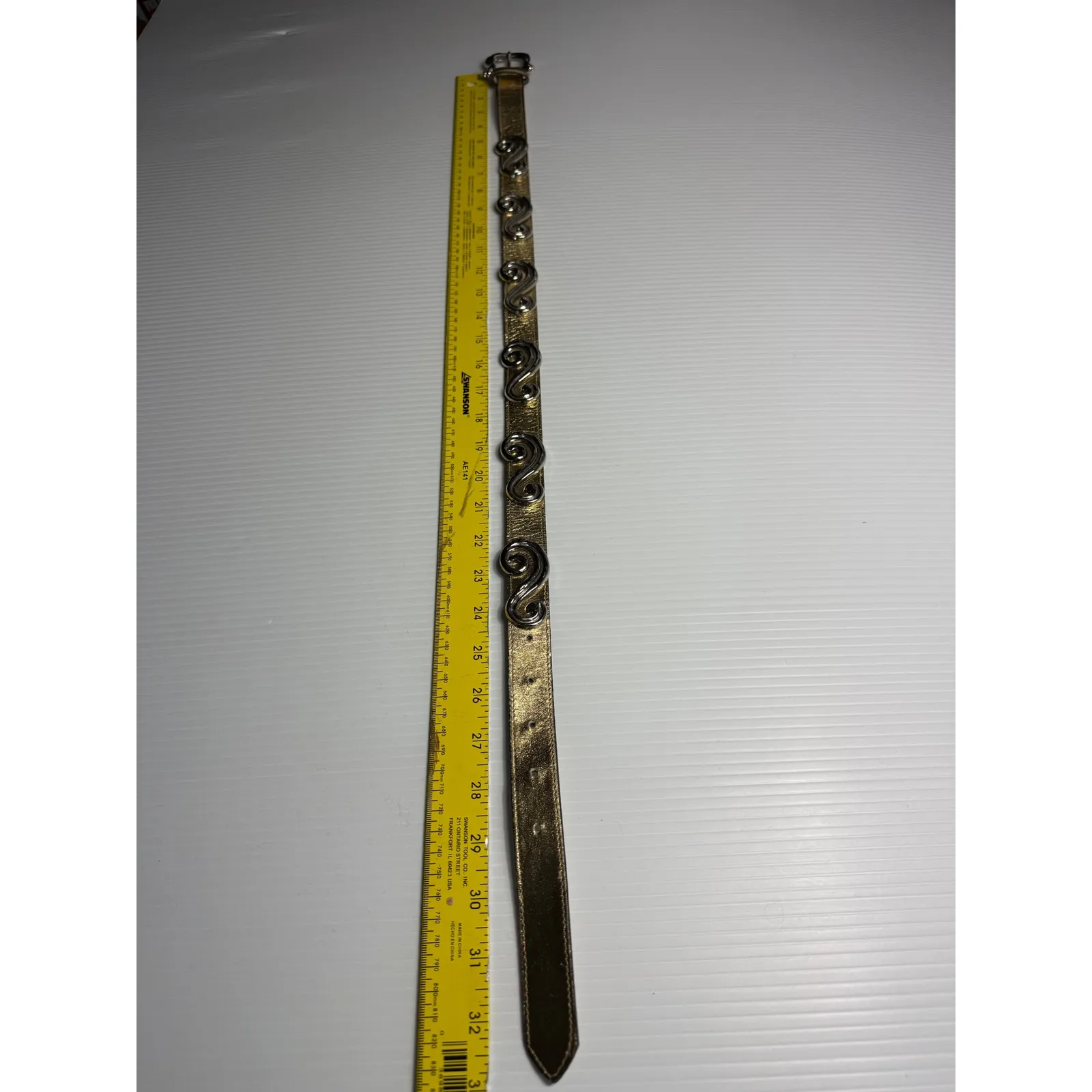 The Avignon Genuine Leather Gold Tone‎ Belt with Ornate Buckle Women's Small - Image 7