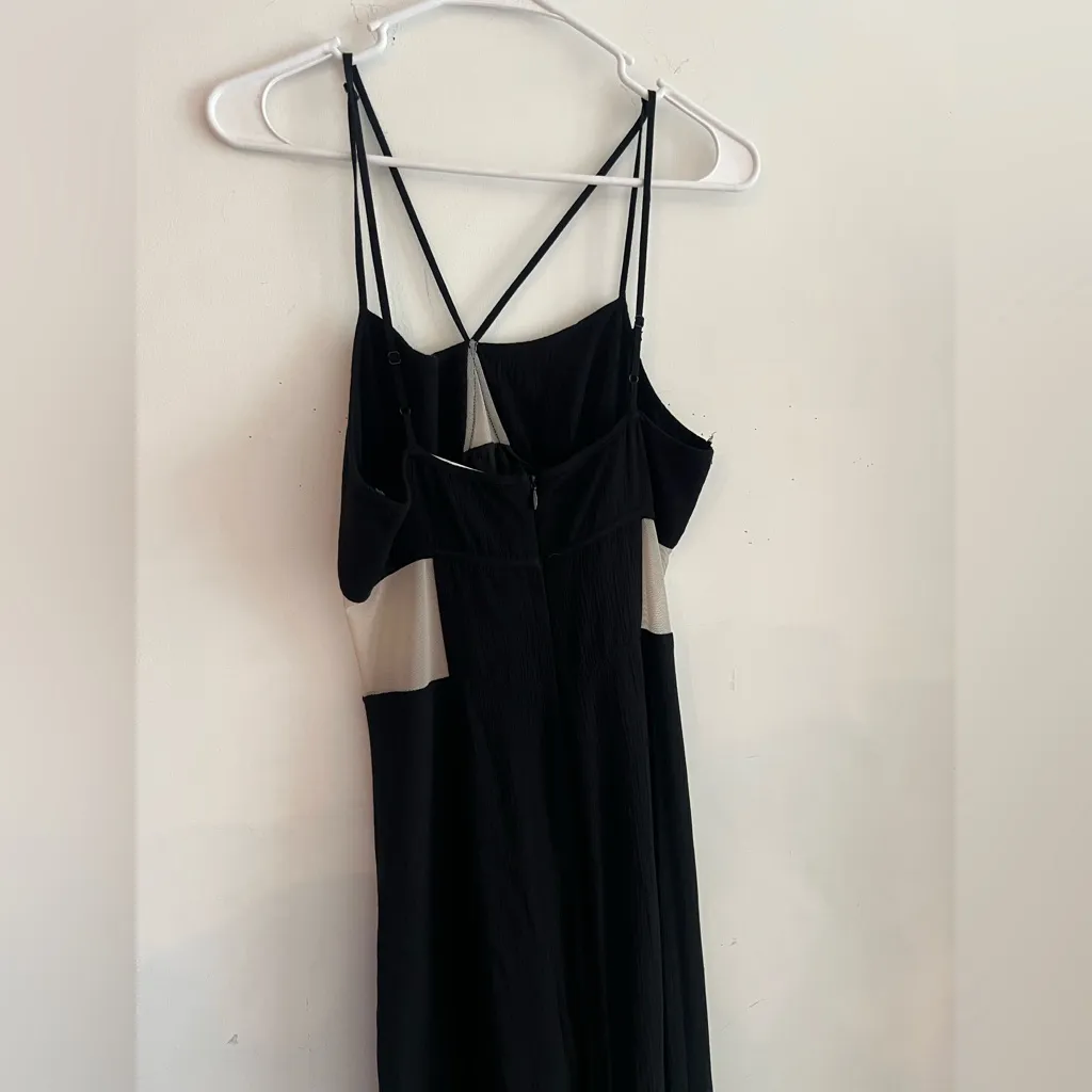 BCBGeneration Black Maxi Dress Size 4 Front Crisscross Cutout Mesh Panel Slit - Image 5