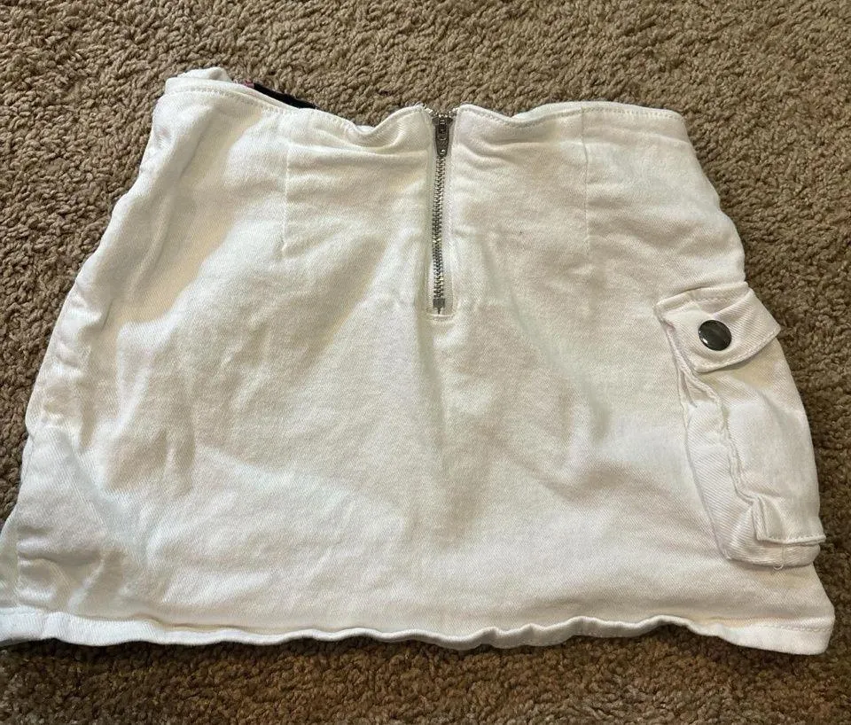 White mini skirt - Image 3