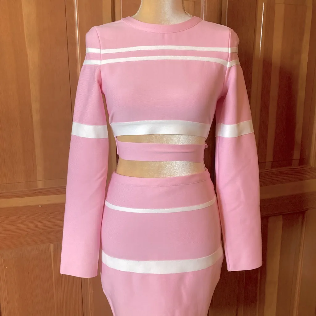 LAST ONE! GORGEOUS Pretty Pink Skirt Suit Set. Size Medium - Image 6