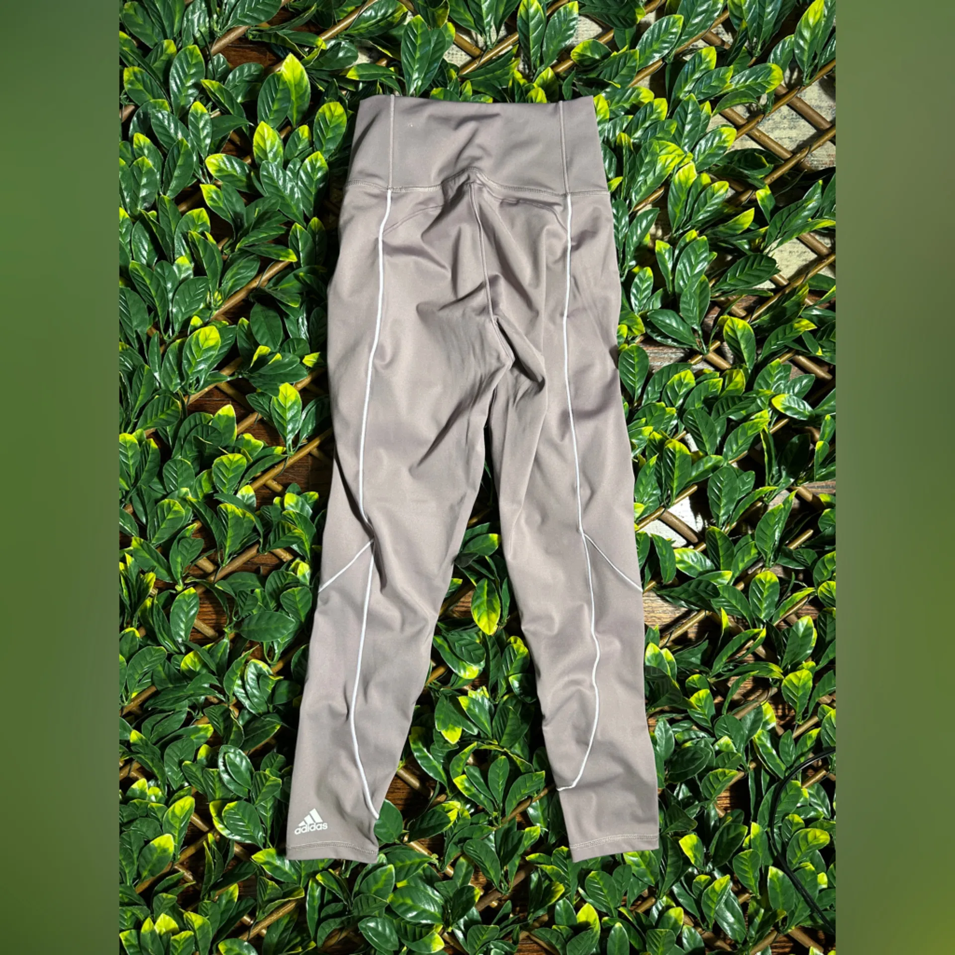 Adidas Grayish Purple Workout Leggings Size Small - Image 2