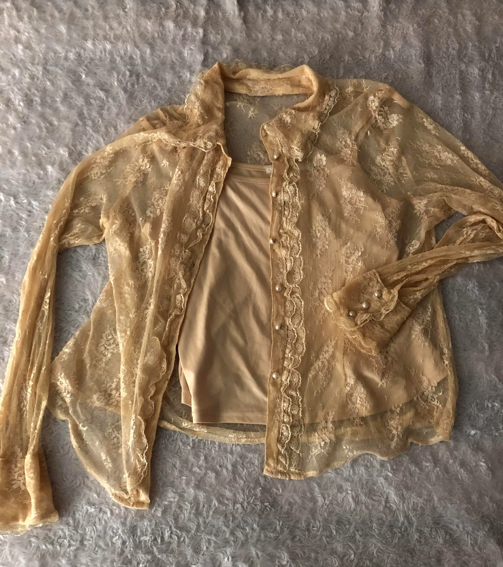 Super cute vintage lace top Tan Size L - Image 2