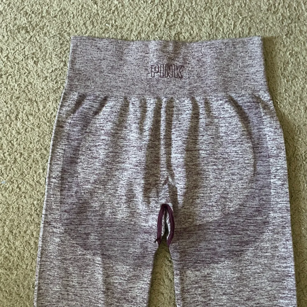 Victoria’s Secret (PINK) Two-Tone Seamless Activewear Leggings, Size M - Image 9