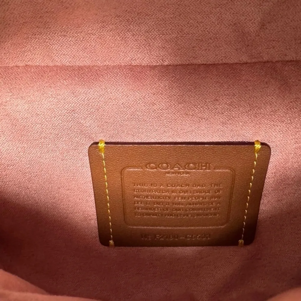 NWOT Coach Leather Belt Bag Salmon Pink With Gold Chain - Image 4