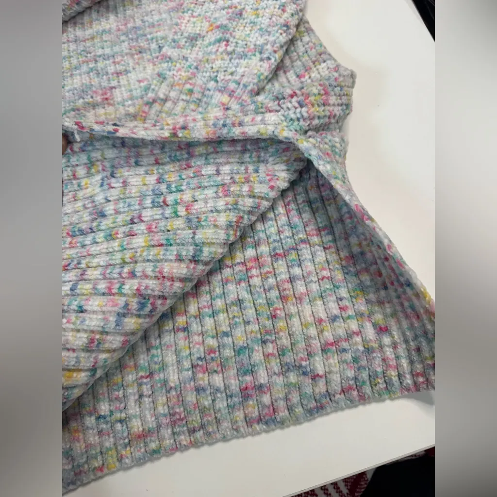 Seven7 V Neck Sweater Medium NWOT - Image 5