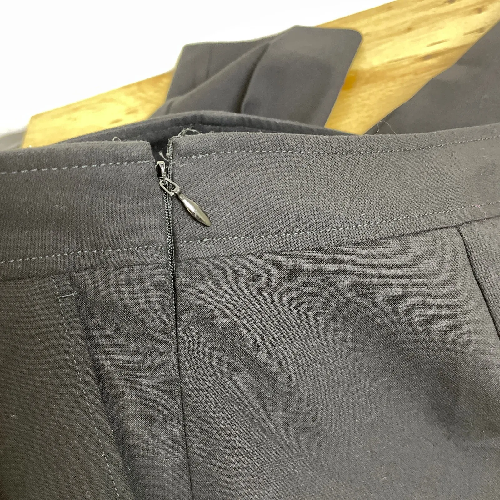 APC Rue Madame Paris Pants Womens Size 40 Black Tapered Pleated Side Zip Career - Image 8