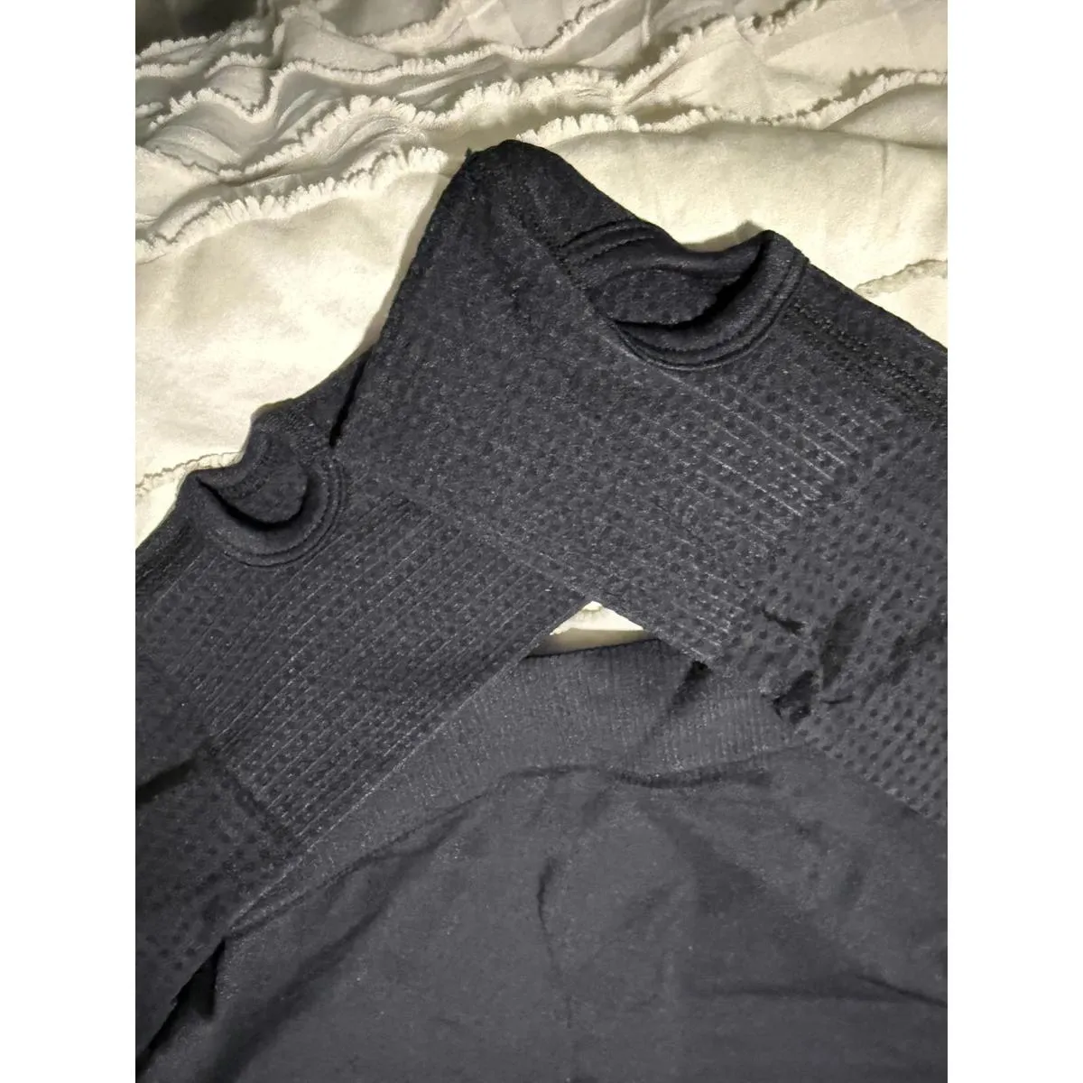 Black Long Sleeve Athletic Shirt Medium - Image 4