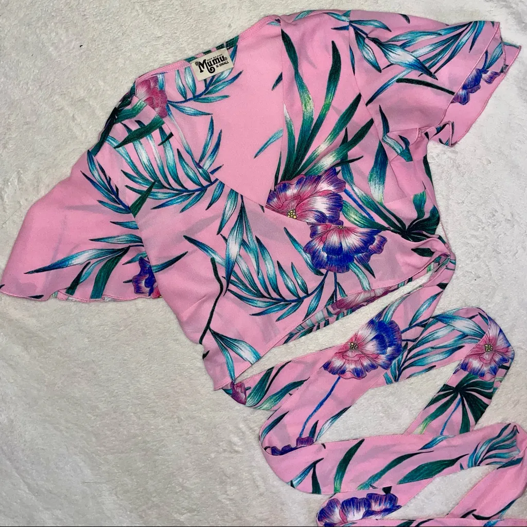 Show Me Your Mumu Wilson Tie Top in Maui Wowi!
Size XS! - Image 8