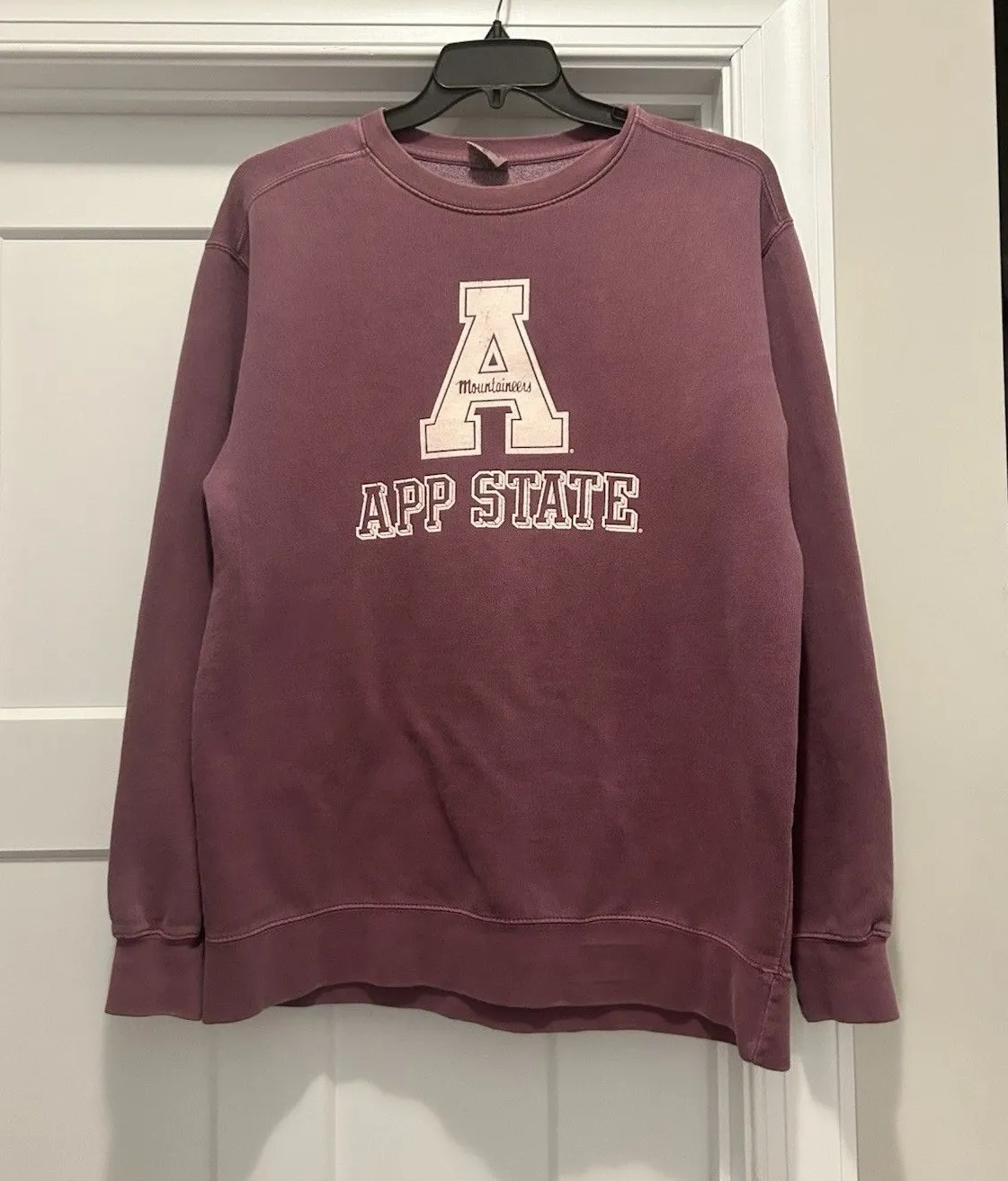 Appalachian State App State Mountaineers Purple Sweatshirt Women's Size Medium - Image 1