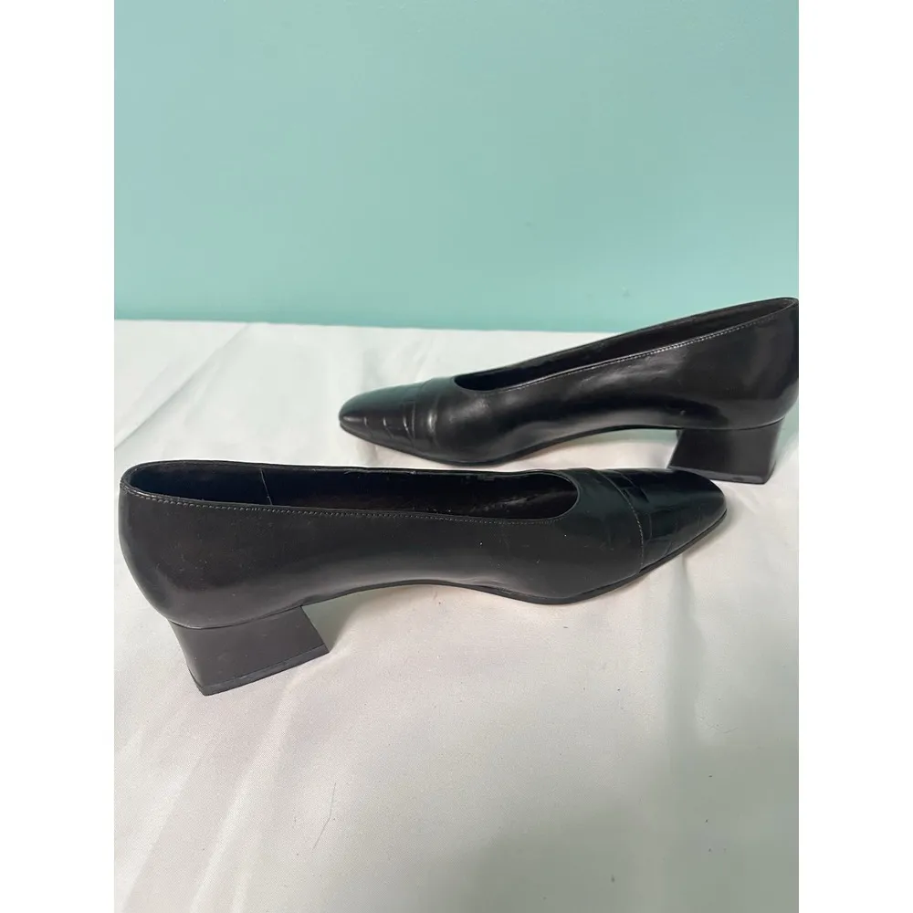 Vaneli Women's Brown Leather Flats Shoes Front Bow Size 7.5 N S - Image 5